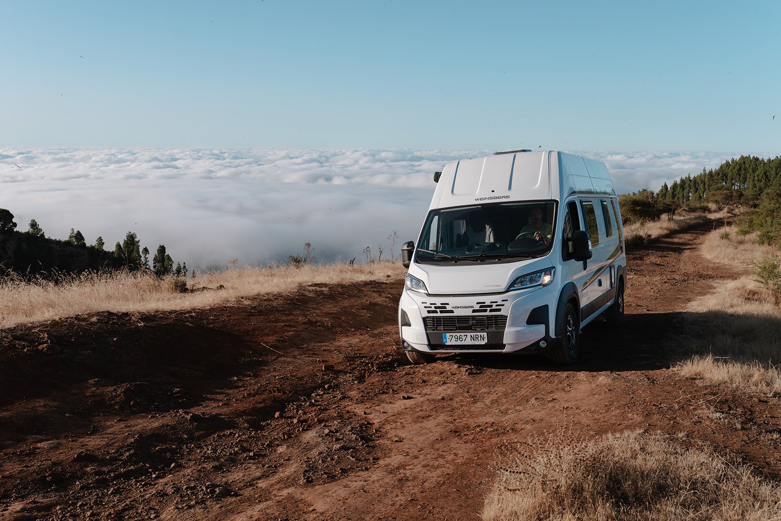 La Bellota, camper Weinsberg 2026, en la cumbre de Gran Canaria sobre el mar de nubes
