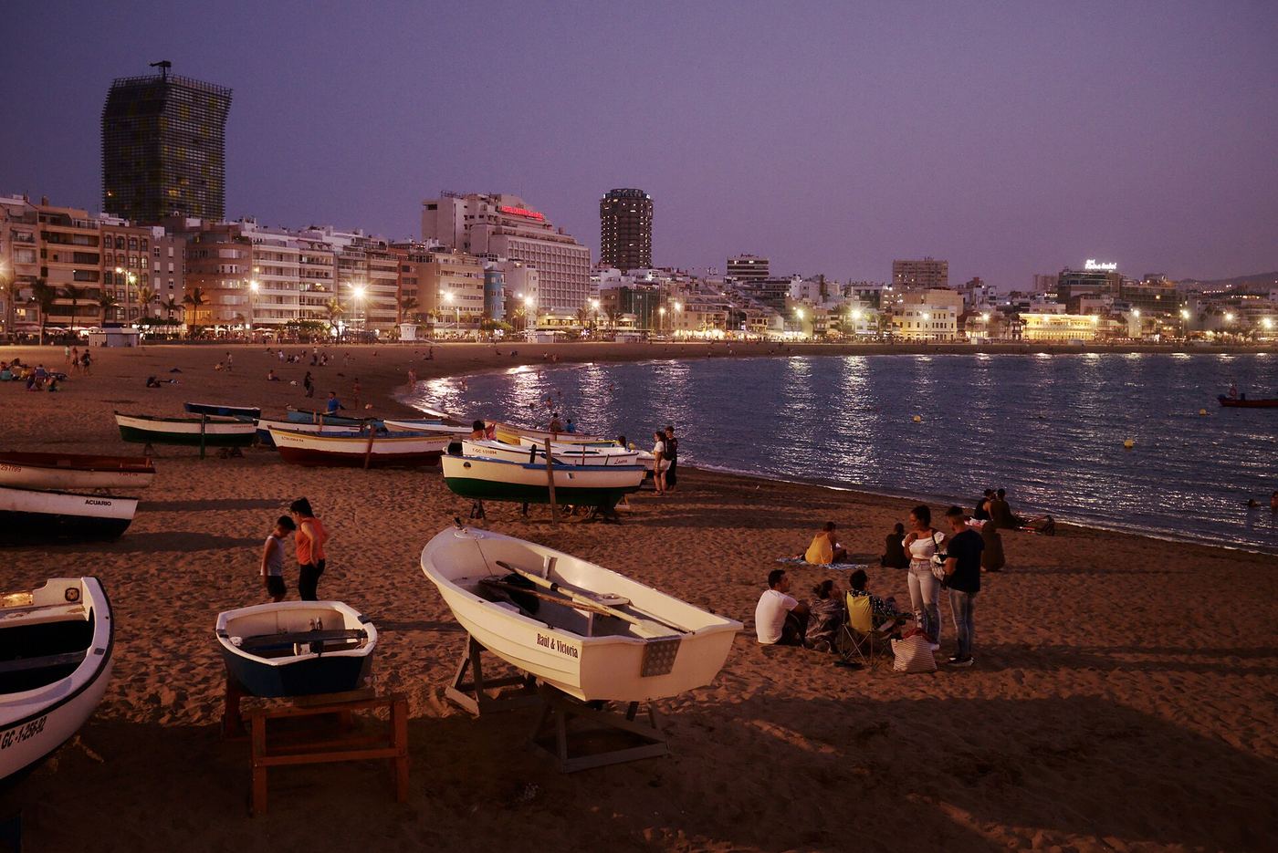 La playa de Las Canteras con su paseo marítimo en Las Palmas
